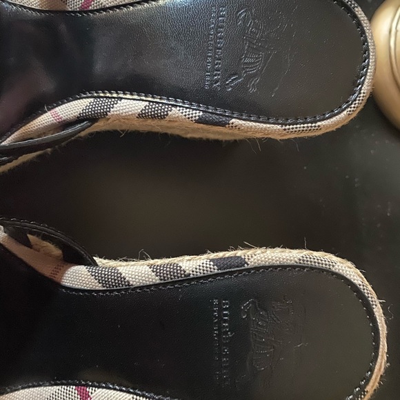 Lovely Burberry Patent leather Check Wedge Sandals - Picture 9 of 12
